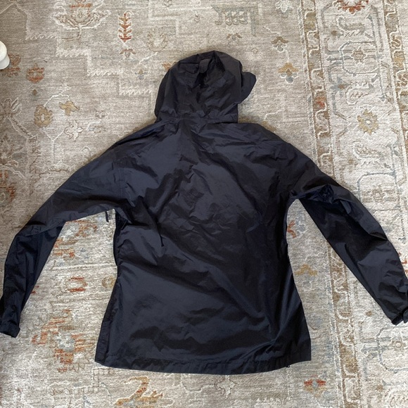 Helly Hansen Hooded Rain Jacket - Picture 4 of 6